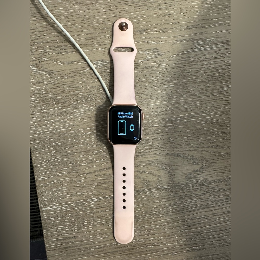 Apple Watch Series 4 (GPS, 40MM) - Gold Stainless Steel Case with PinkSport Band